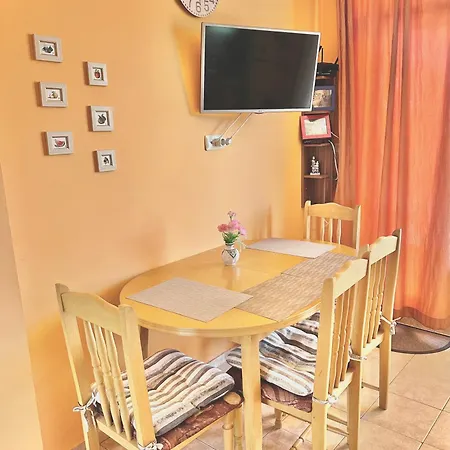 2 Bedrooms Anita A29